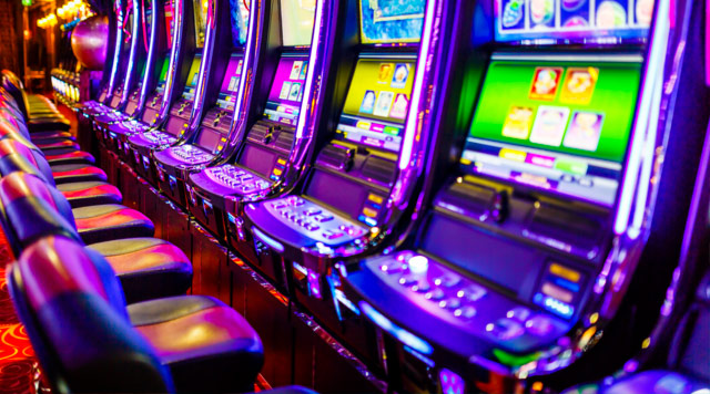How Smart Gamblers Spot the Most Lucrative Bonuses for Online Slots?
